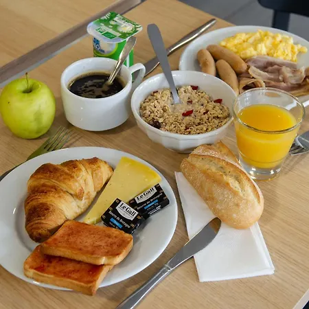 B&B Hotel Saint-Quentin Сен-Кантен