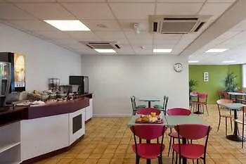 B&B Hotel Saint-Quentin Hotel 2*