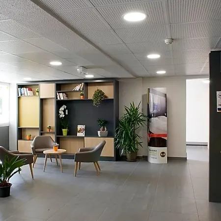Saint-quentin Hotel 2*