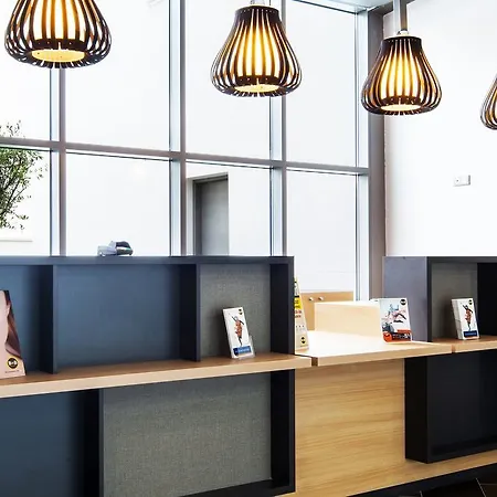 B&B Hotel Saint-Quentin Сен-Кантен