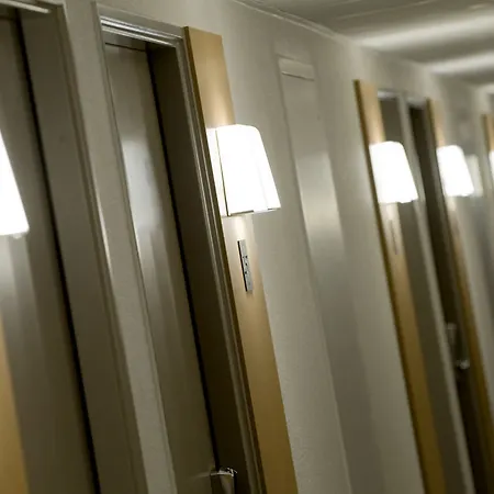 Отель B&B Hotel Saint-Quentin 2*