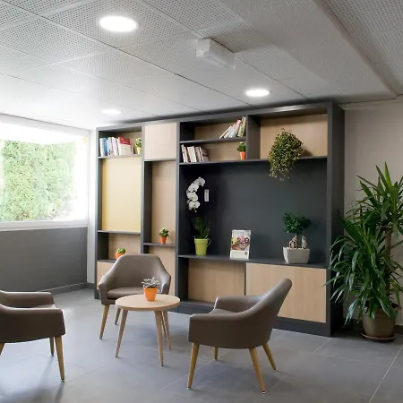 B&B Hotel Saint-Quentin Отель