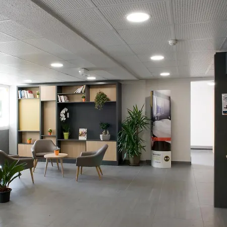 B&B Hotel Saint-Quentin Отель
