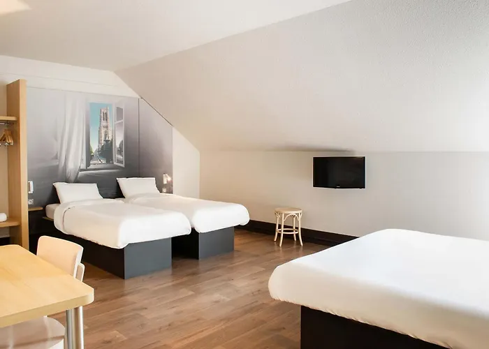 B&B Hotel Saint-Quentin Hotel 2*